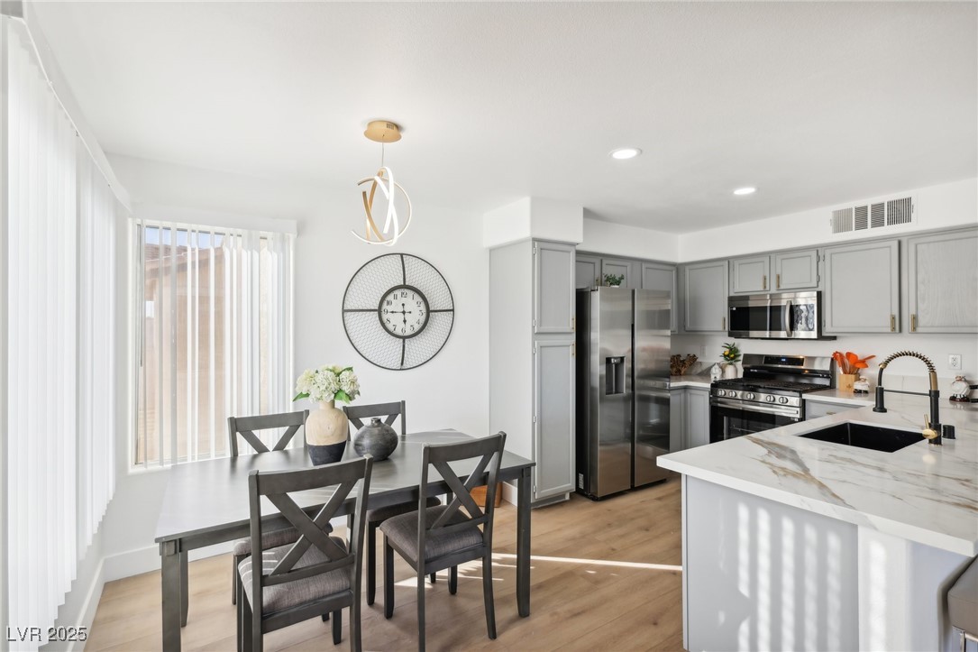 3425 East Russell Road 202