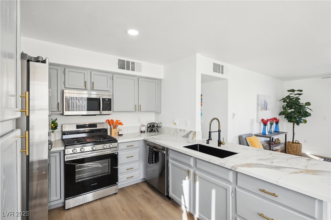 3425 East Russell Road 202