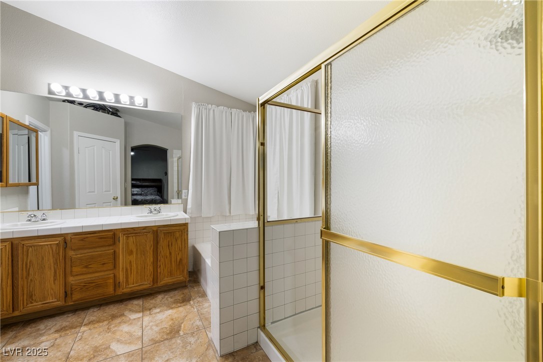 5445 Rose Hills Street