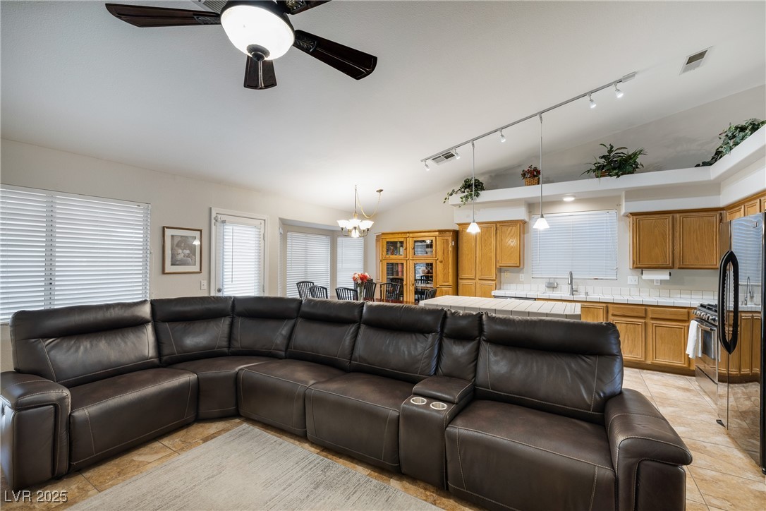 5445 Rose Hills Street