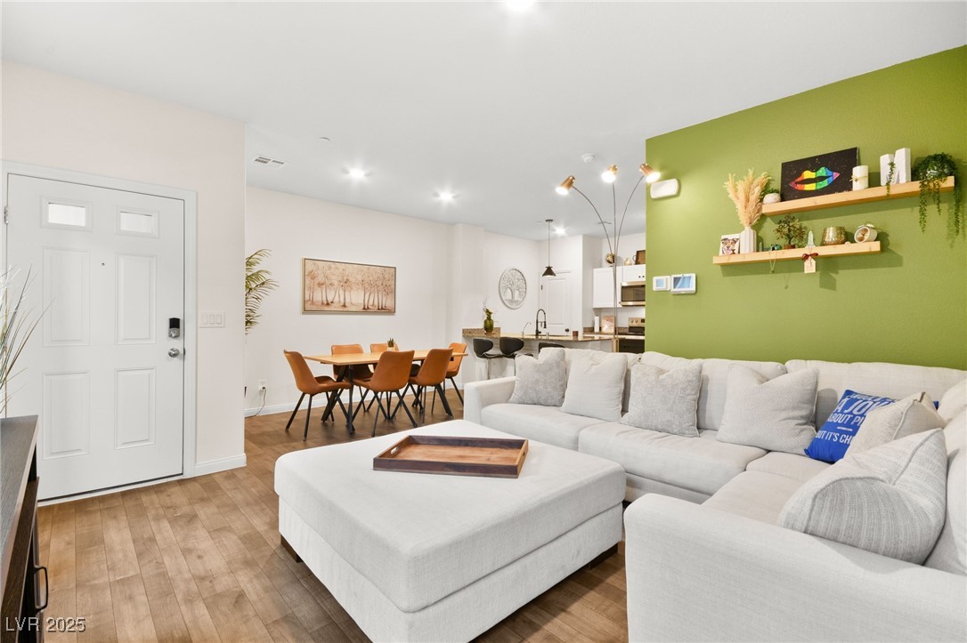 531 Thistleberry Avenue