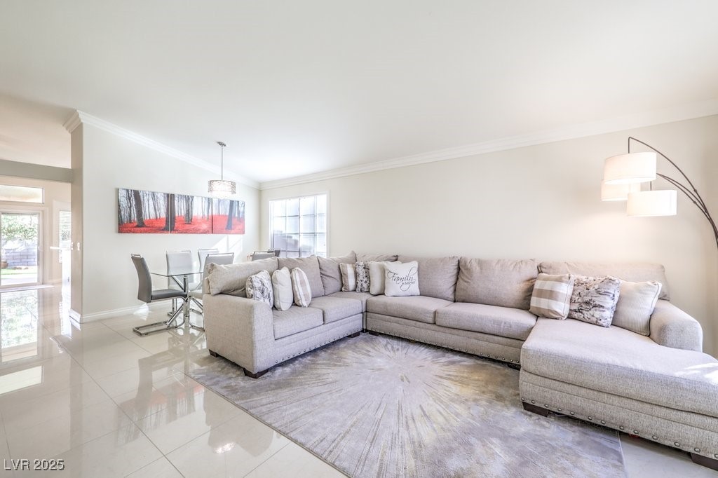 1806 Hollyberry Court