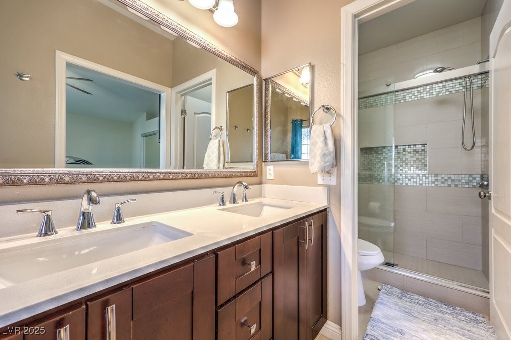 1806 Hollyberry Court