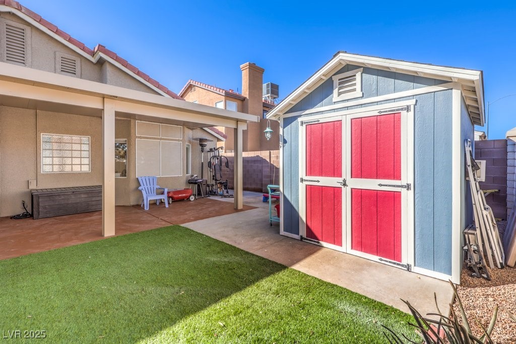 1806 Hollyberry Court