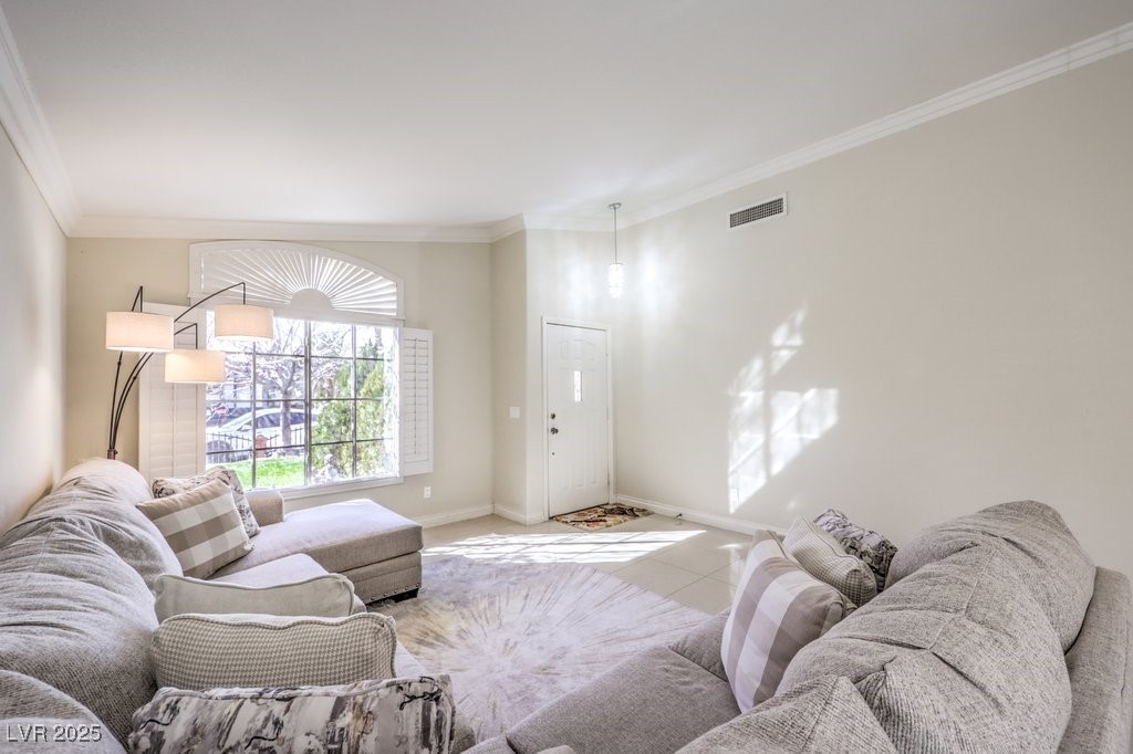 1806 Hollyberry Court