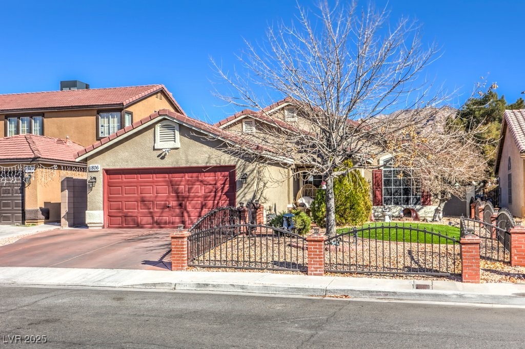 1806 Hollyberry Court