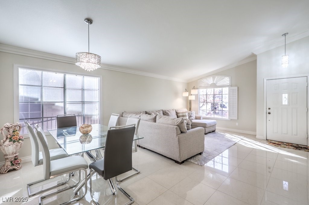 1806 Hollyberry Court