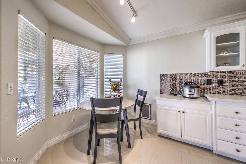 1806 Hollyberry Court