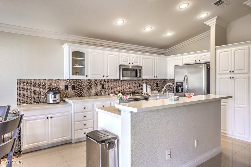 1806 Hollyberry Court