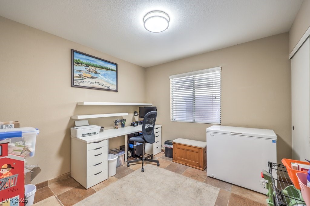 1806 Hollyberry Court