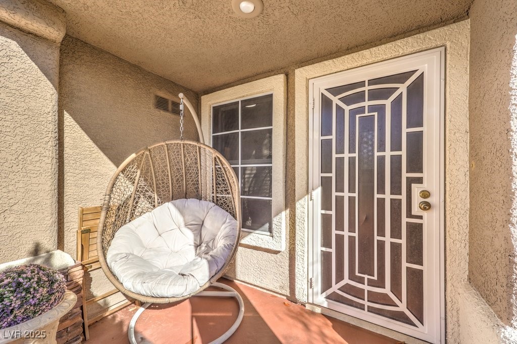 1806 Hollyberry Court