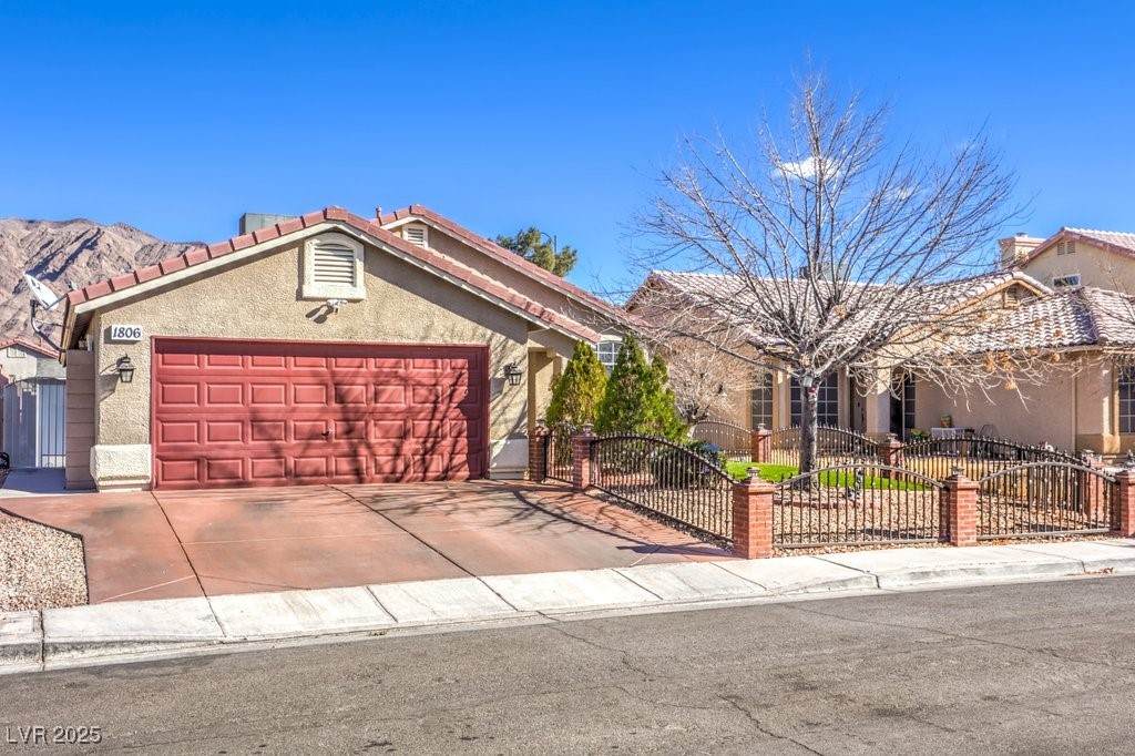 1806 Hollyberry Court