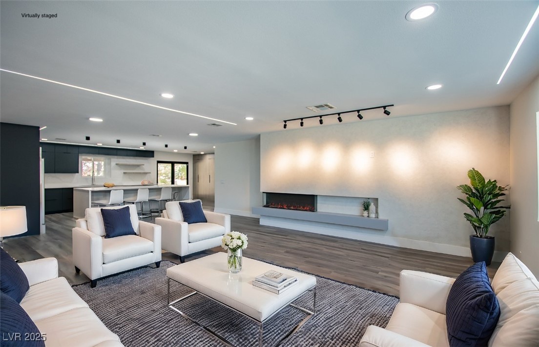 3180 South Tioga Way