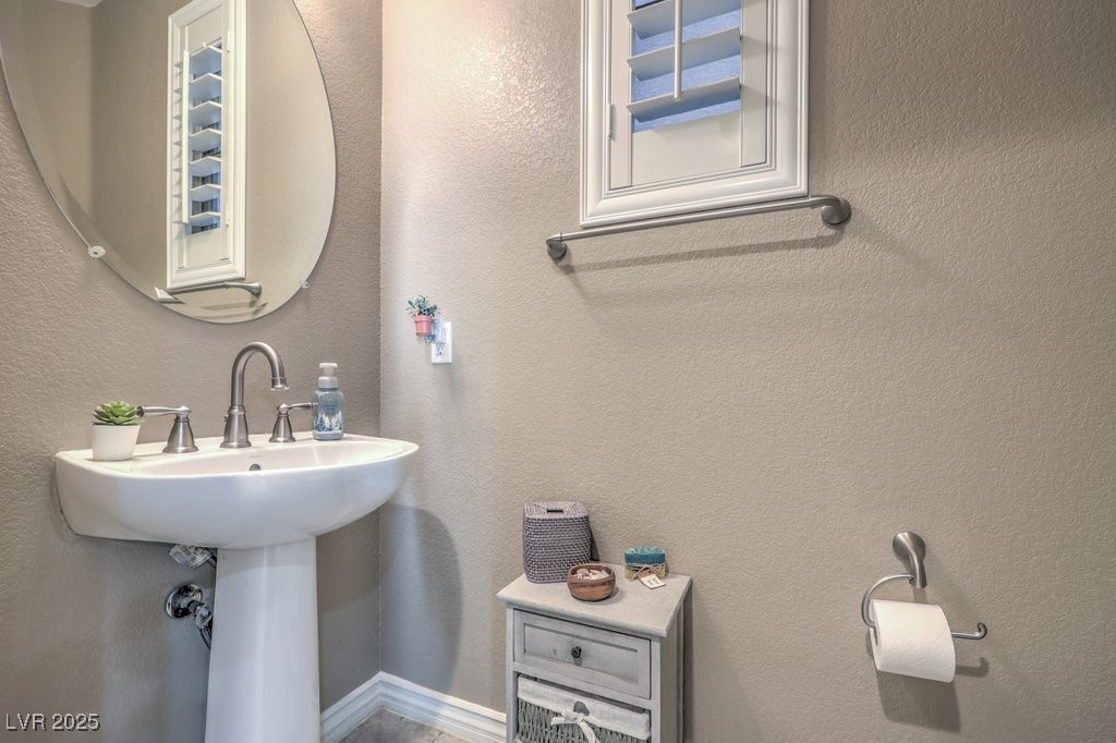 7234 Regent Pond Street