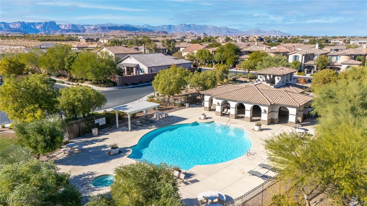 7576 Windy Meadow Avenue