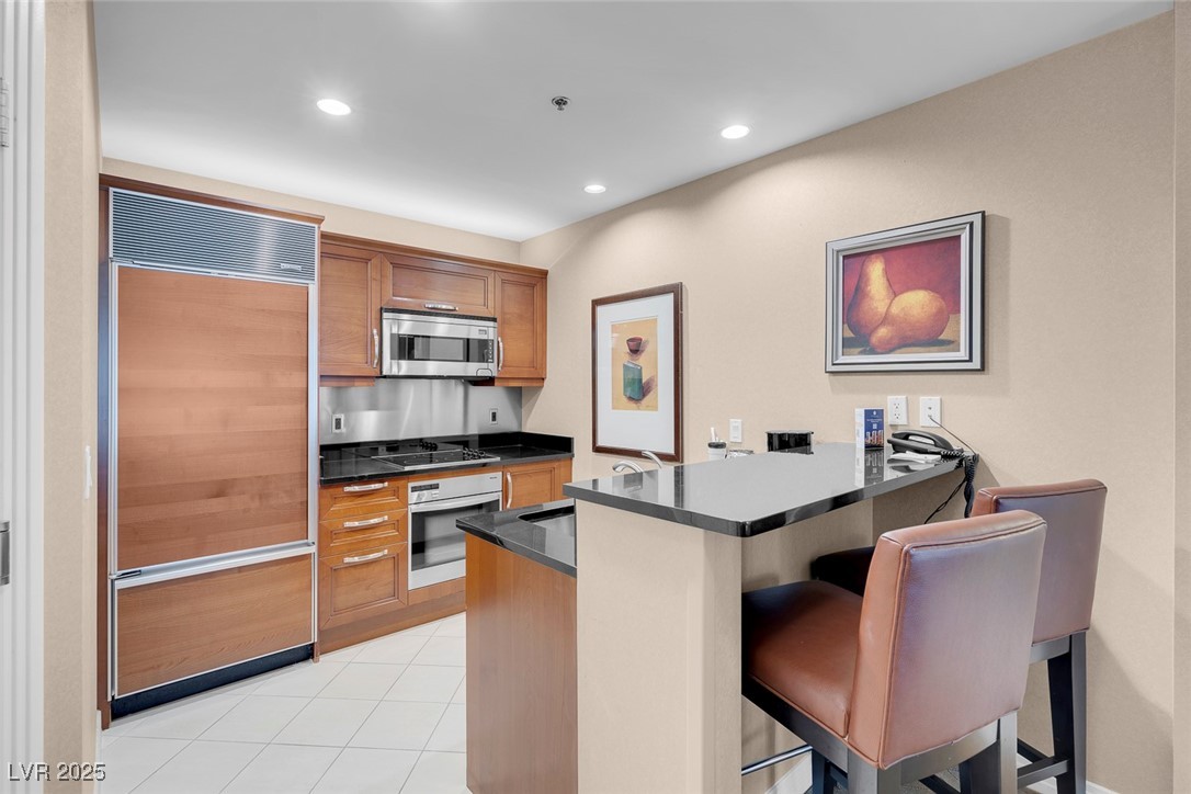 135 East HARMON Avenue 2501