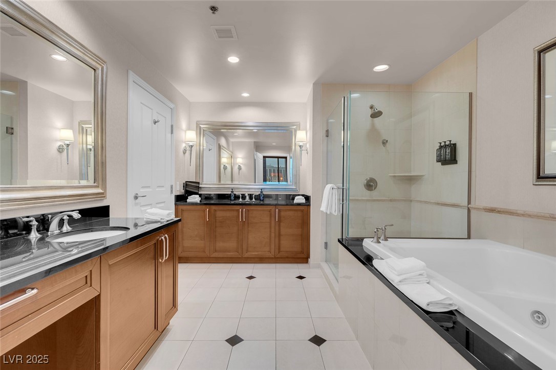 135 East HARMON Avenue 2501
