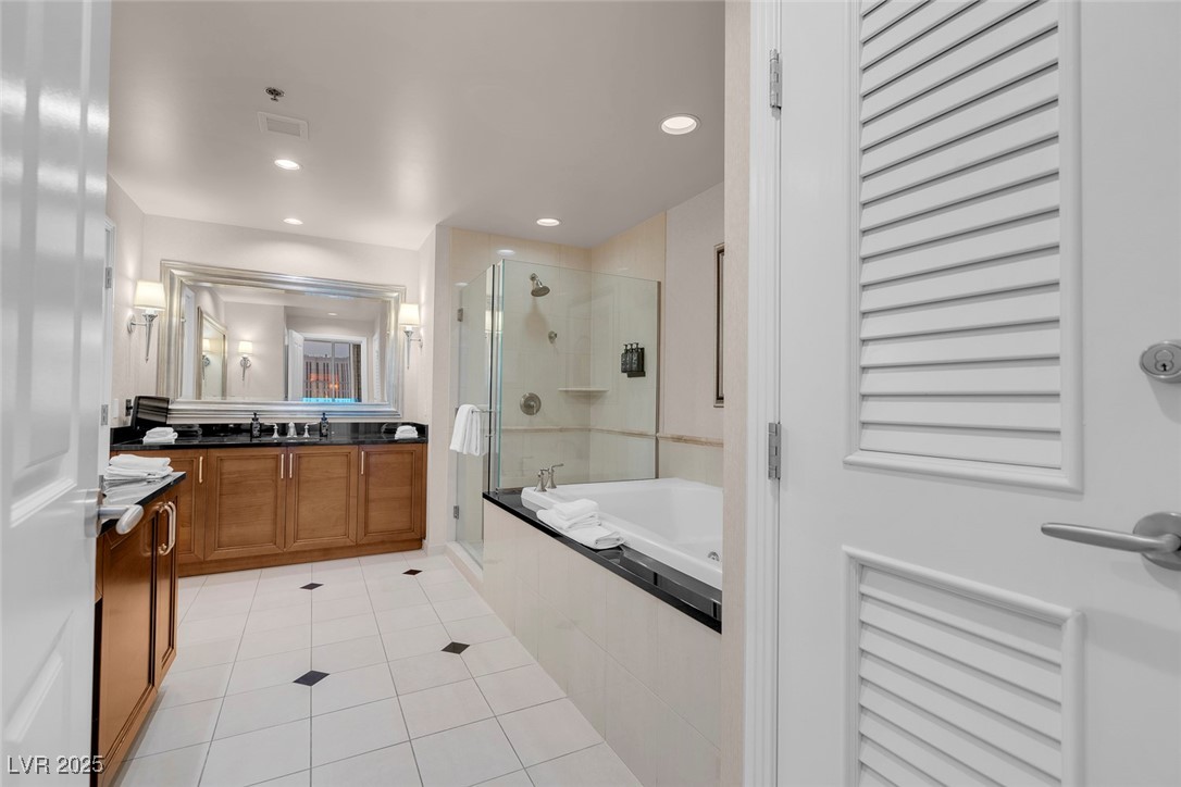 135 East HARMON Avenue 2501