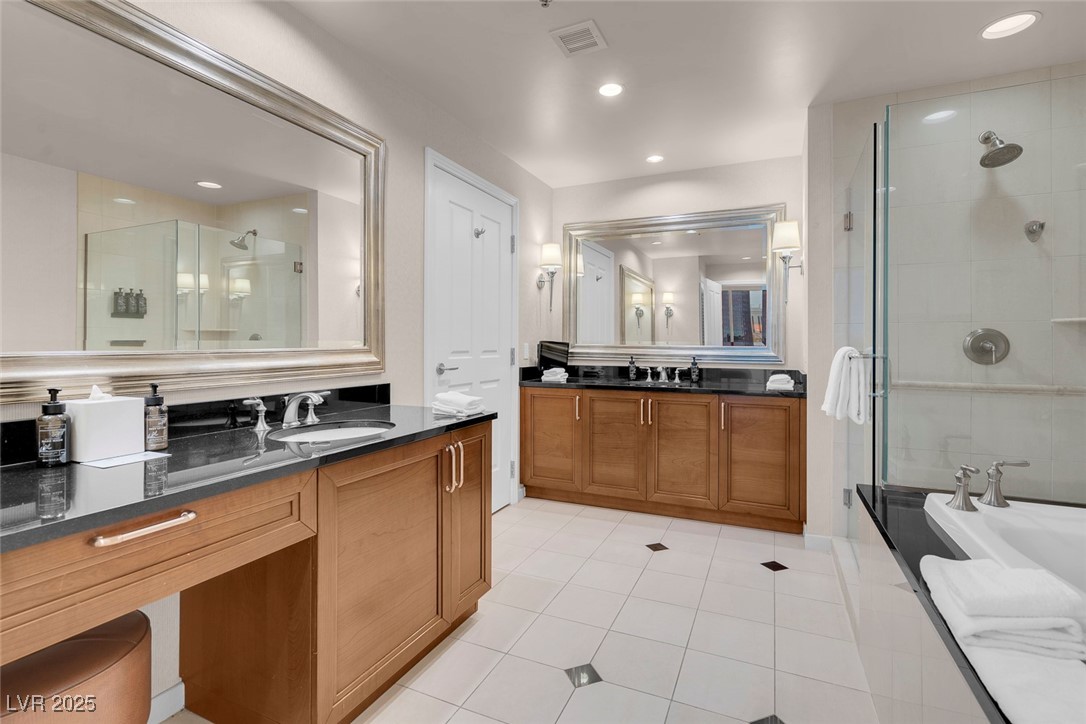 135 East HARMON Avenue 2501
