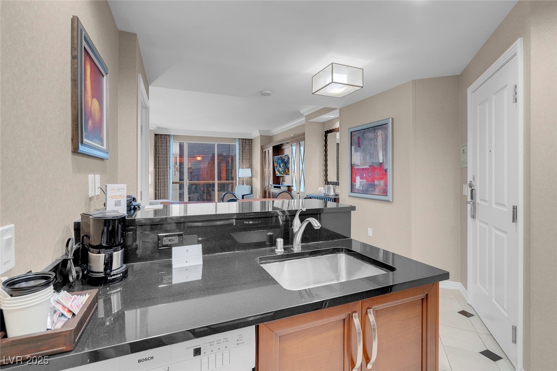135 East HARMON Avenue 2501
