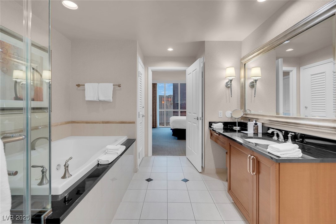 135 East HARMON Avenue 2501