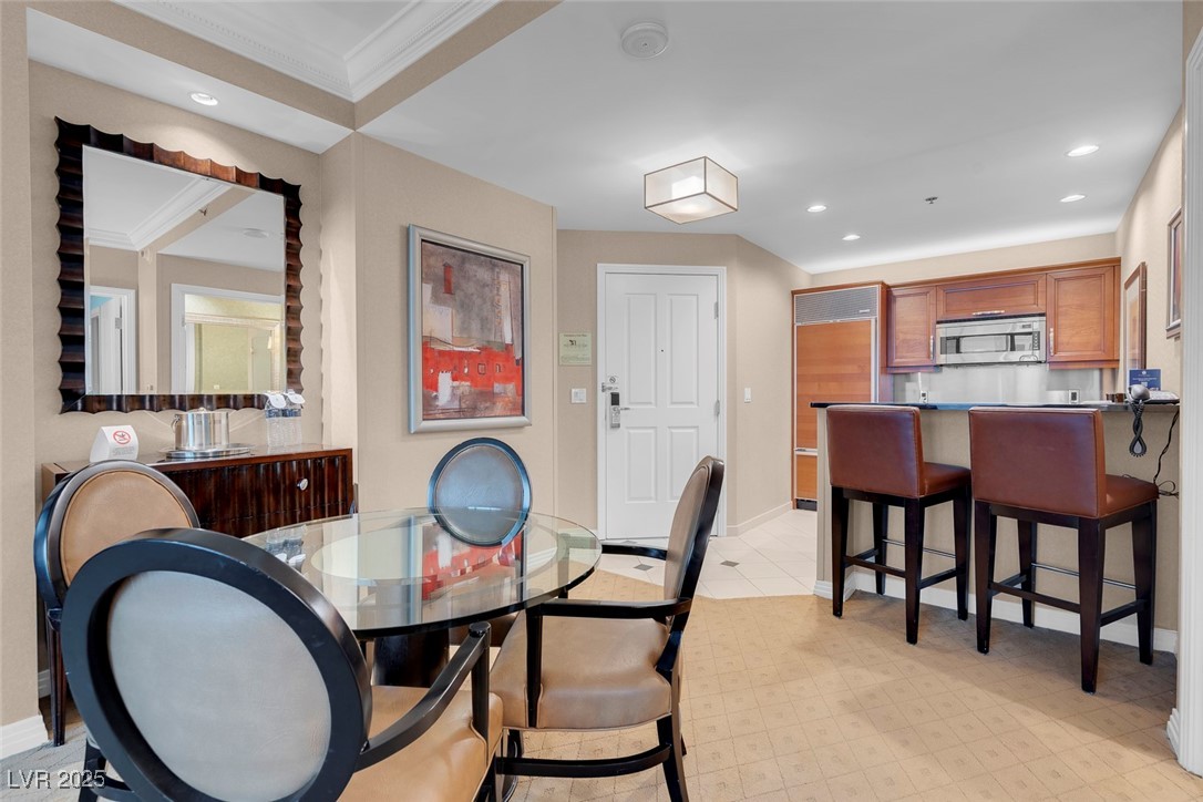 135 East HARMON Avenue 2501