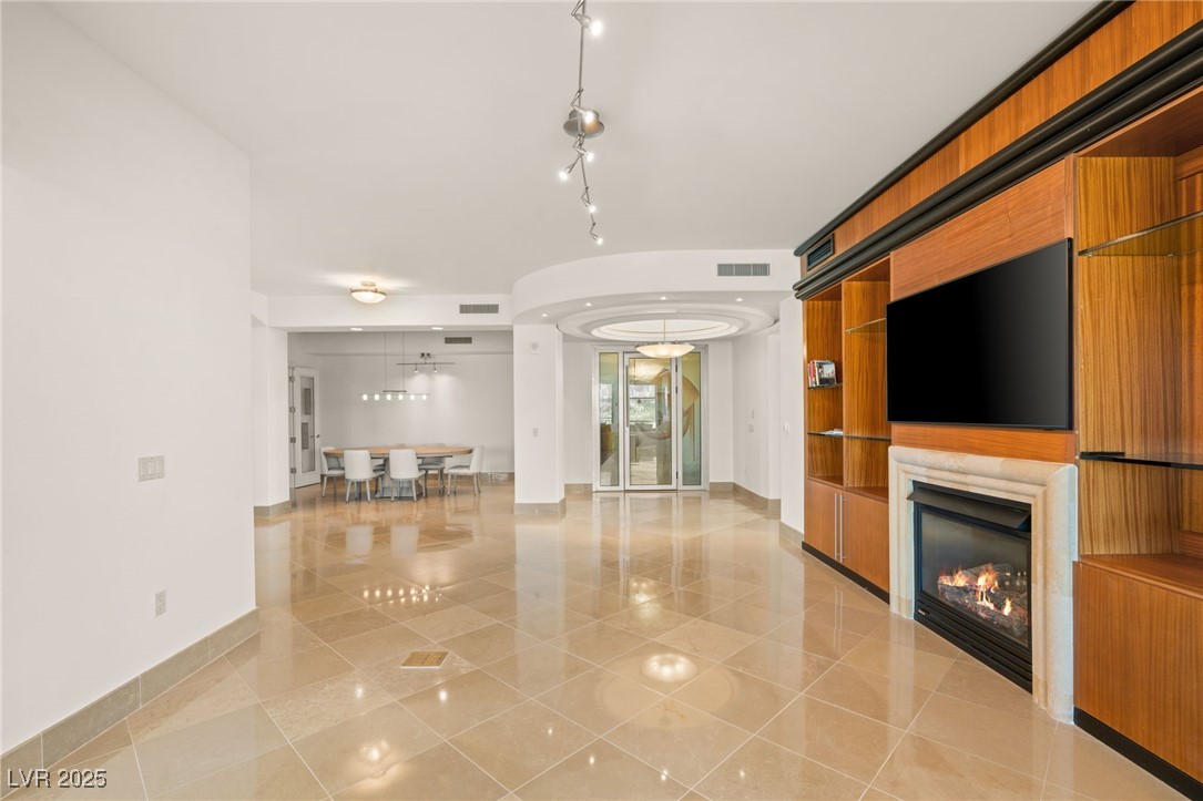 9103 Alta Drive 501
