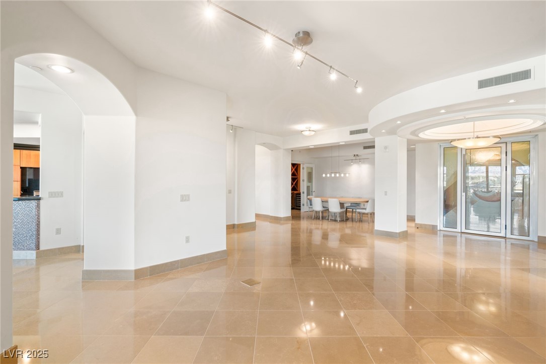 9103 Alta Drive 501