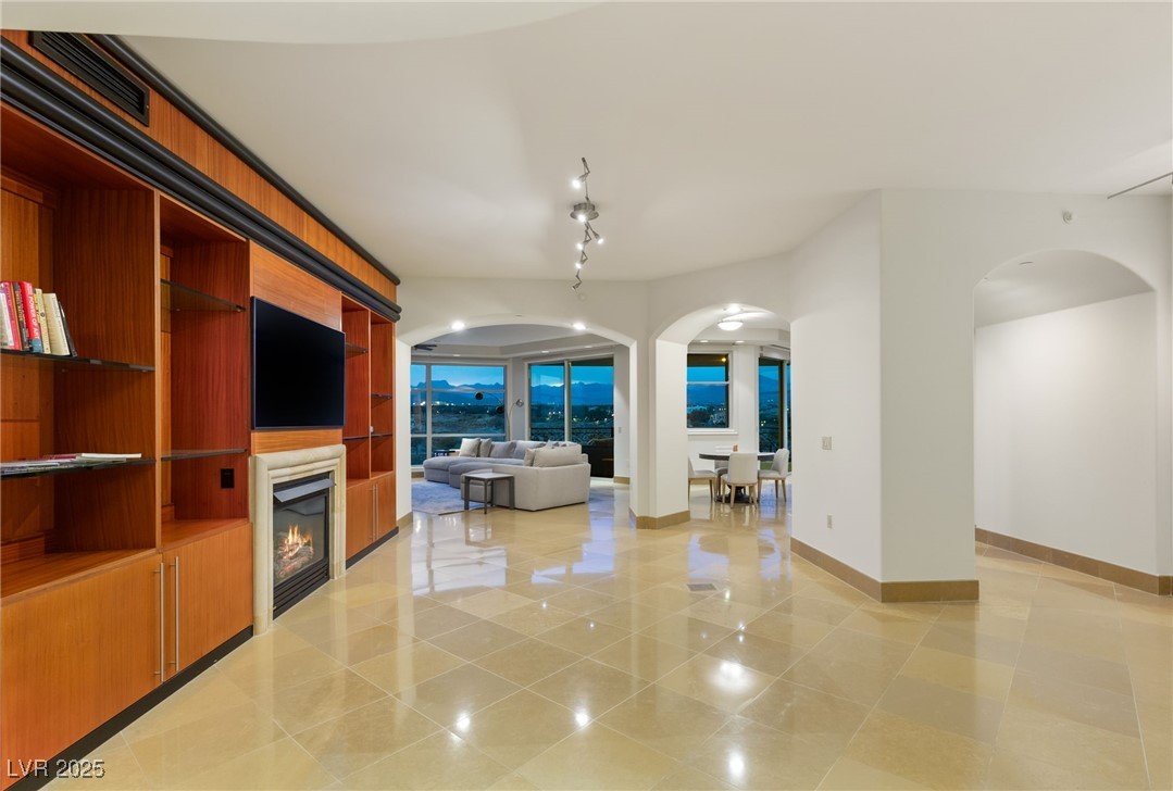 9103 Alta Drive 501
