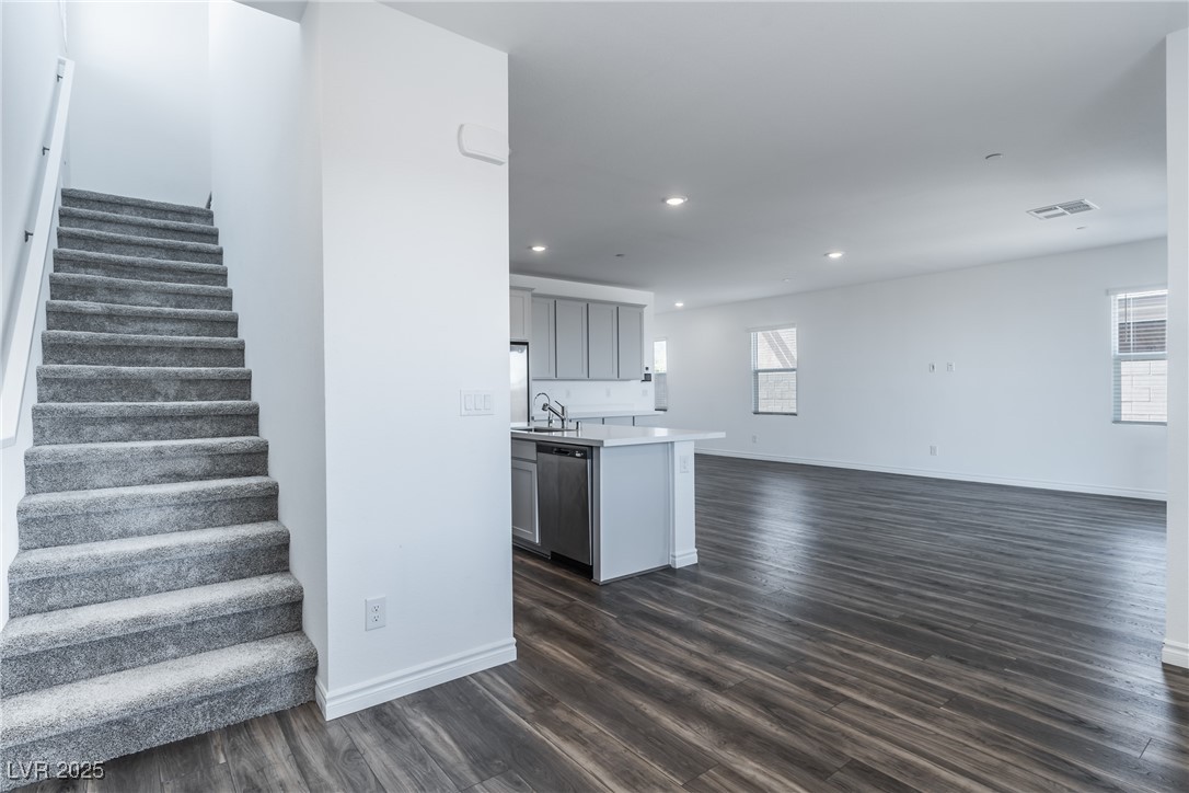 230 Palisade Falls Avenue