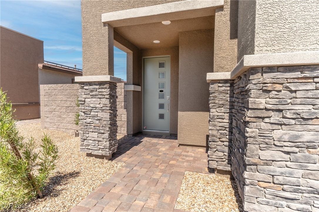 230 Palisade Falls Avenue