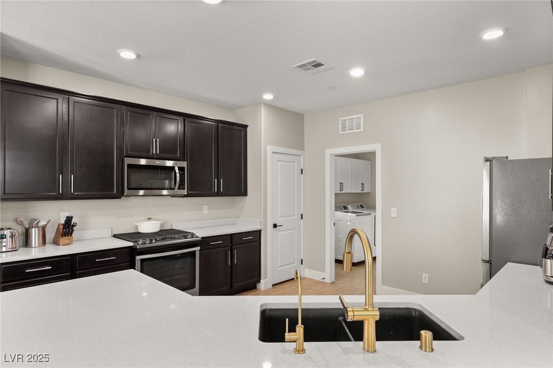 2124 Danzinger Place