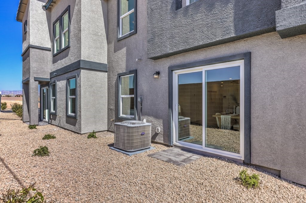 6188 Lily Garden Street 110