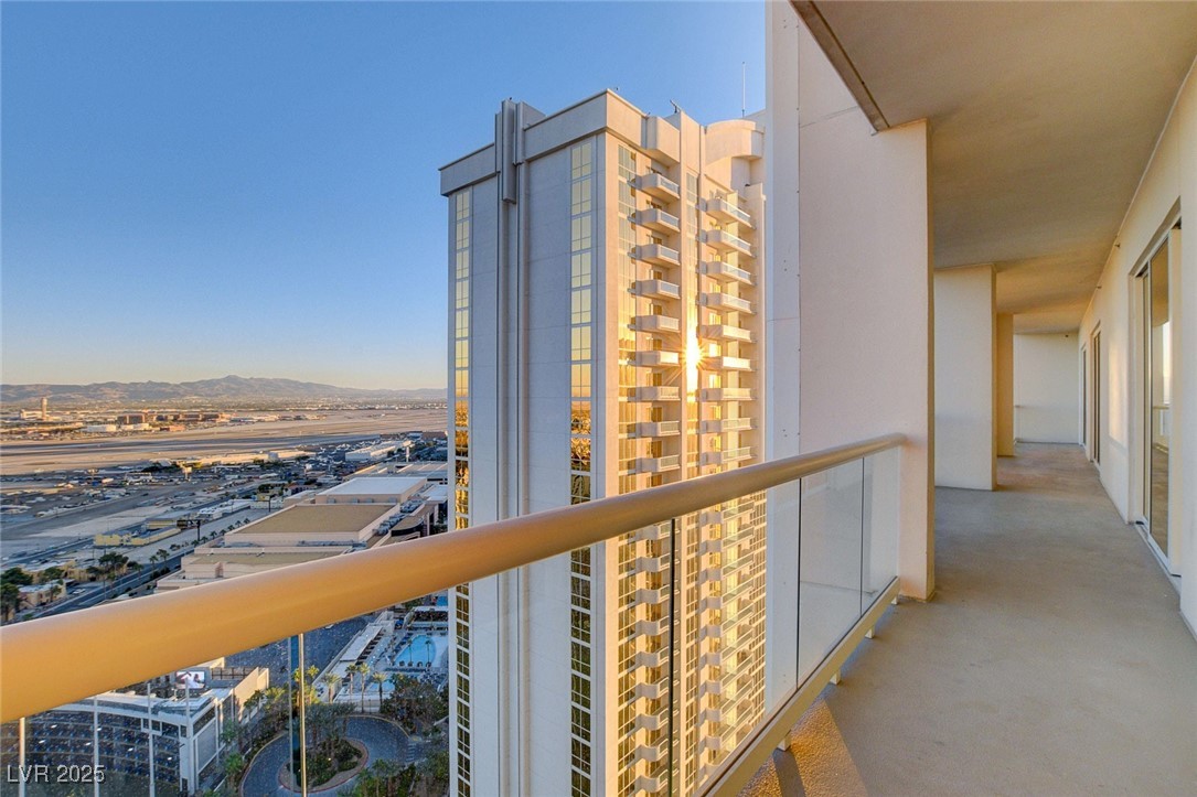 125 East Harmon Avenue 3214