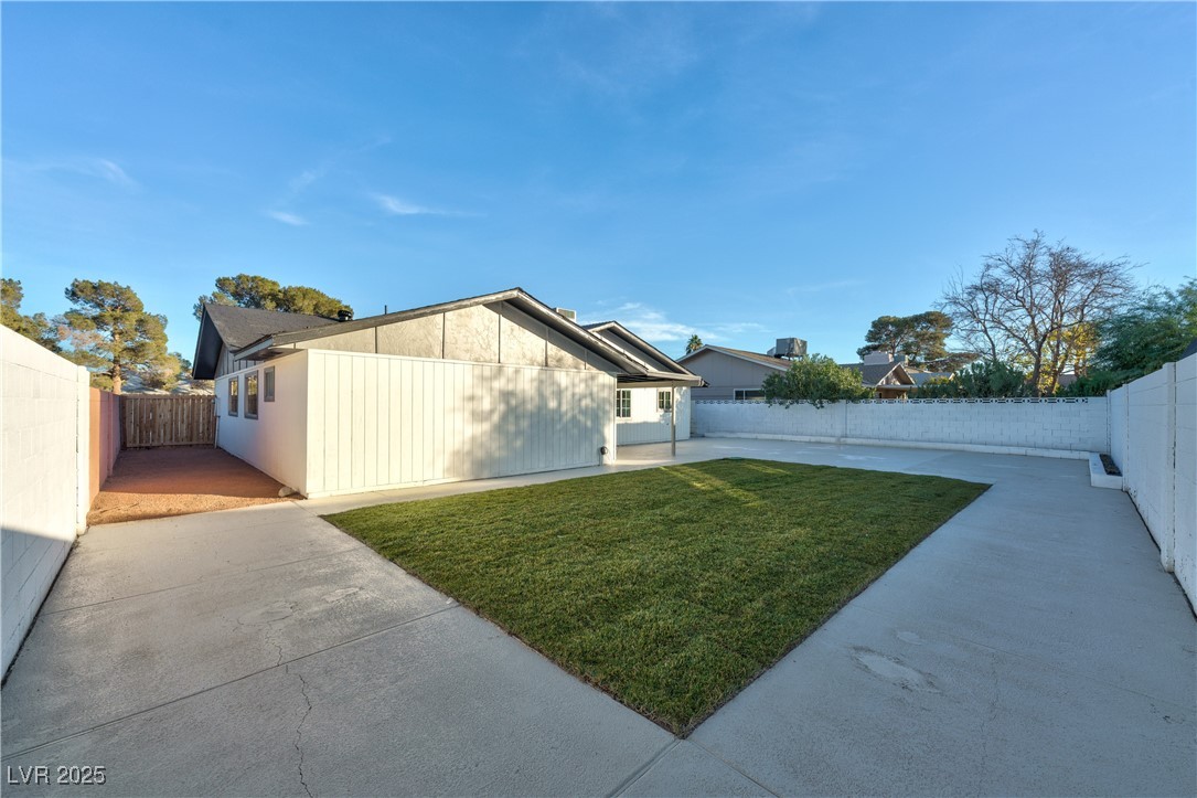 5153 Woodruff Place