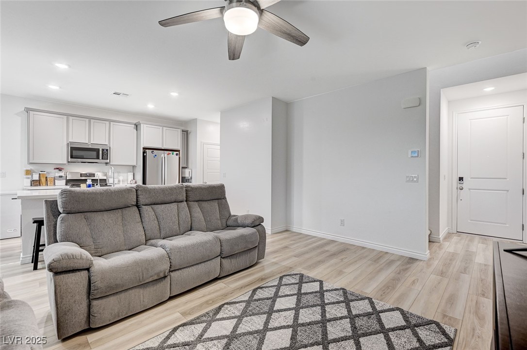 9969 Iron Creek Avenue