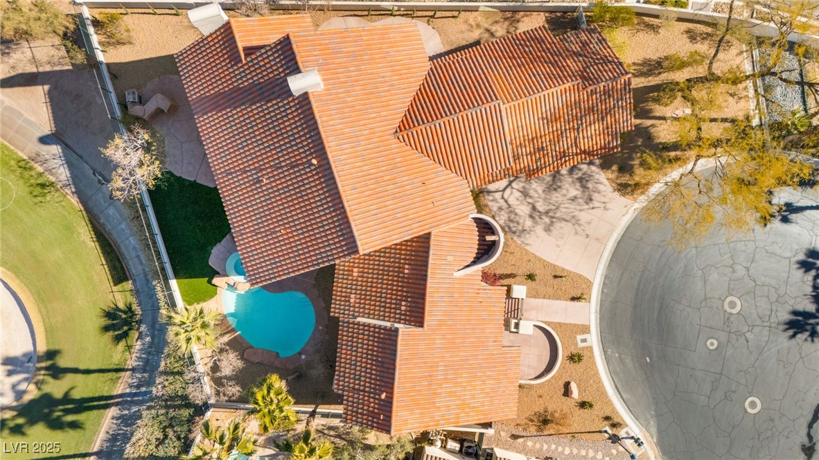 8600 Titleist Circle