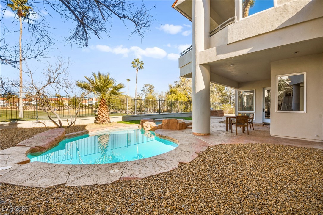 8600 Titleist Circle