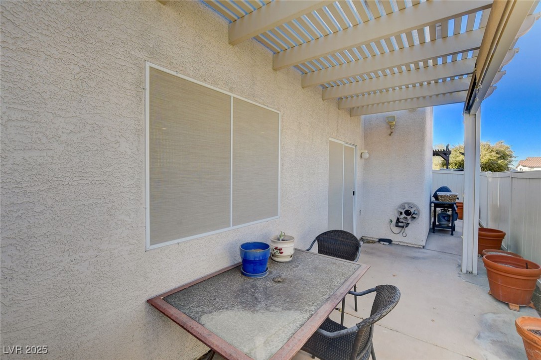 9322 Boulder Opal Avenue