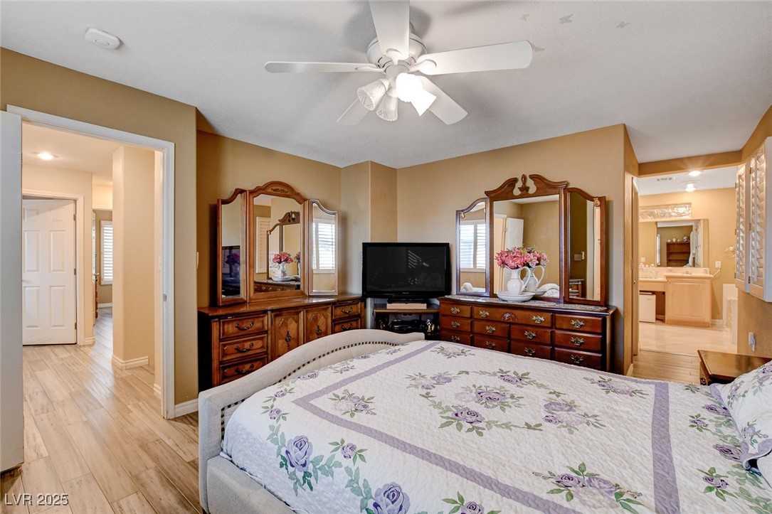 9322 Boulder Opal Avenue