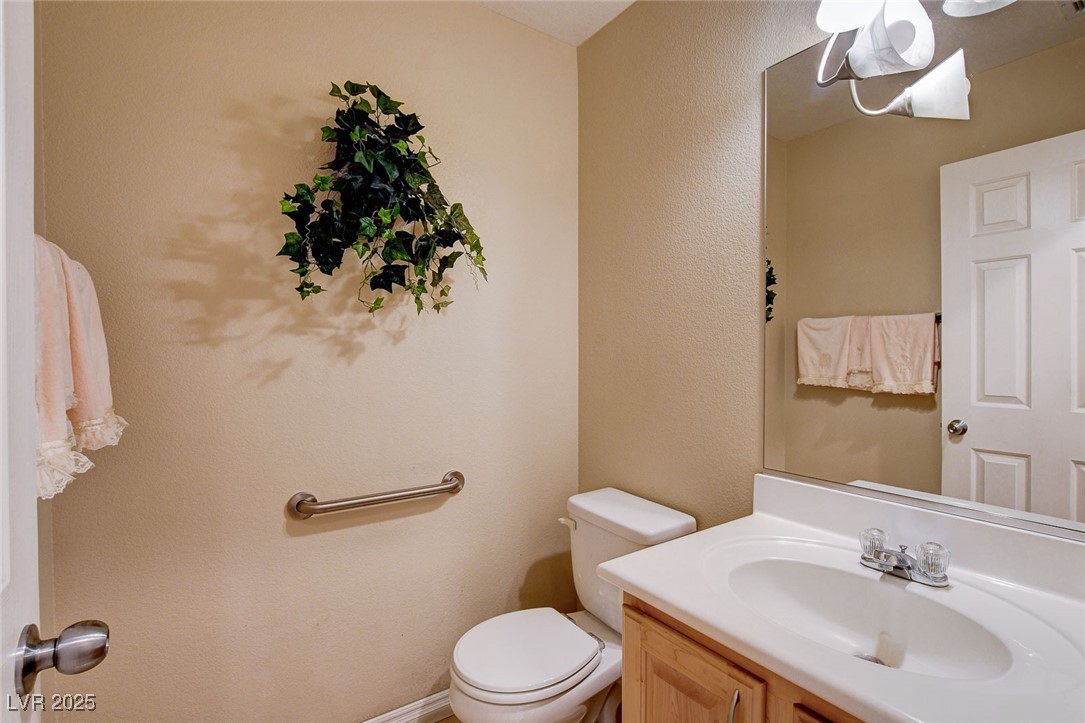 9322 Boulder Opal Avenue