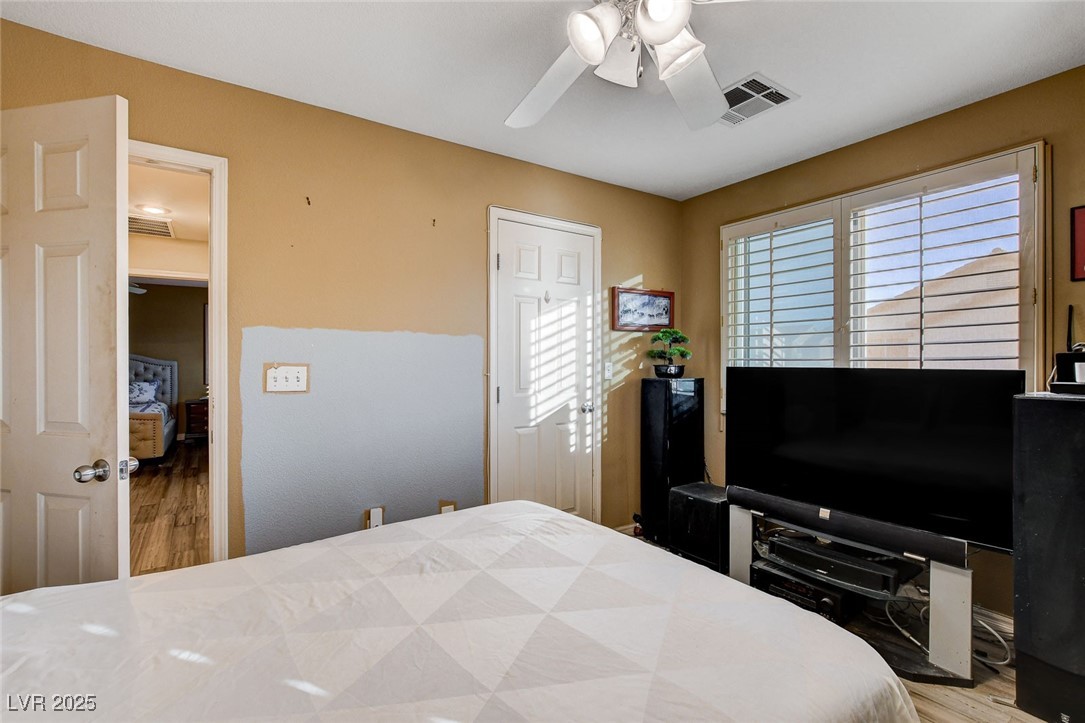 9322 Boulder Opal Avenue