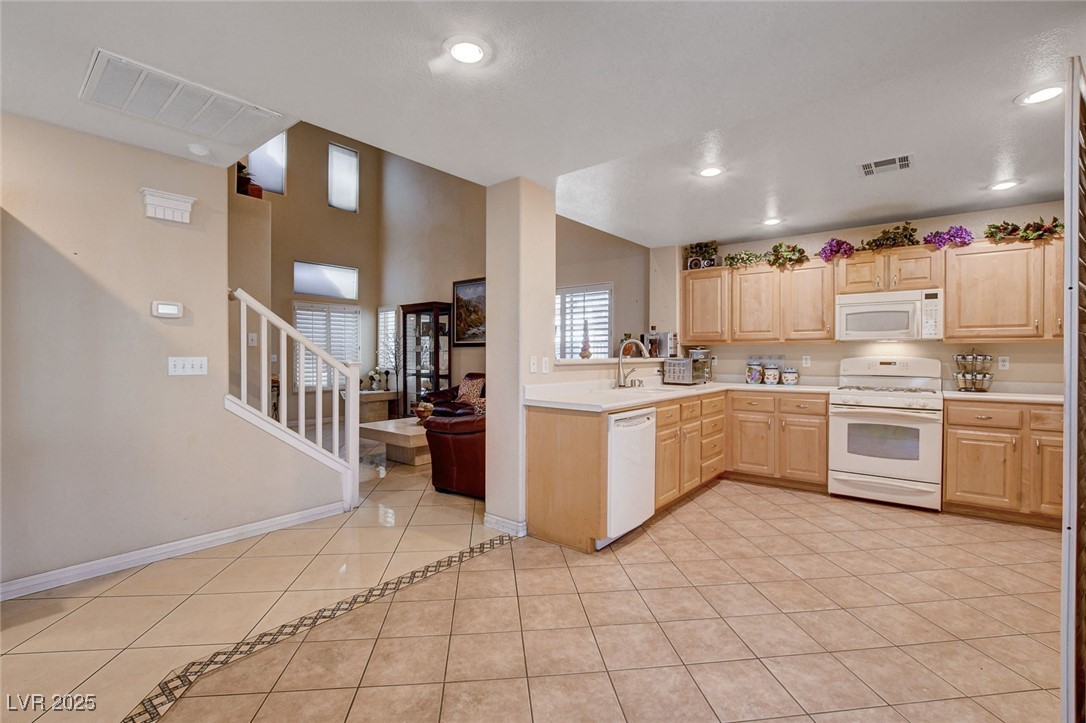 9322 Boulder Opal Avenue