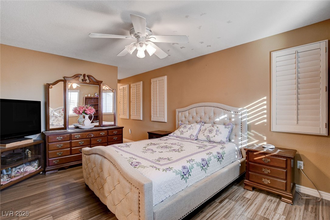 9322 Boulder Opal Avenue