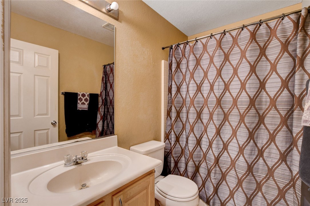 9322 Boulder Opal Avenue