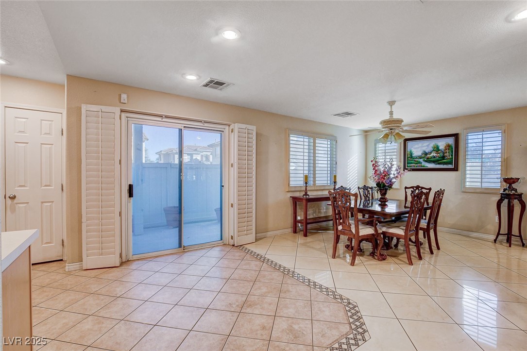 9322 Boulder Opal Avenue