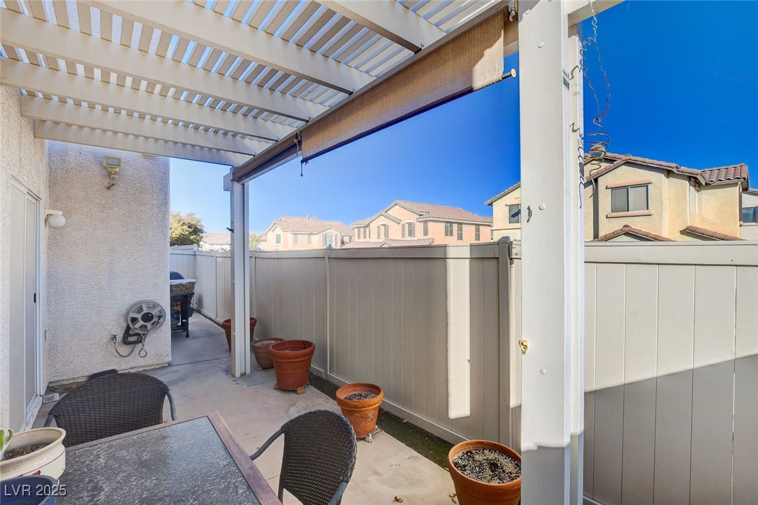 9322 Boulder Opal Avenue