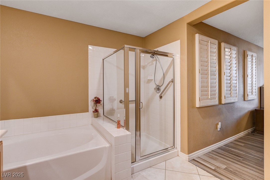 9322 Boulder Opal Avenue