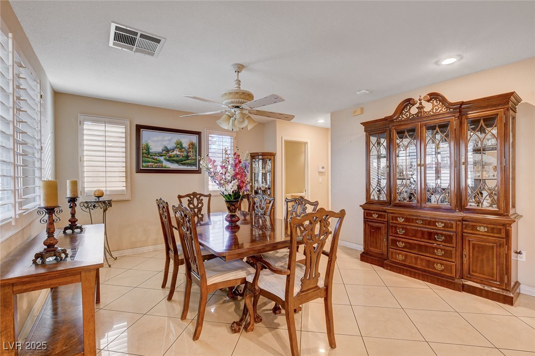 9322 Boulder Opal Avenue