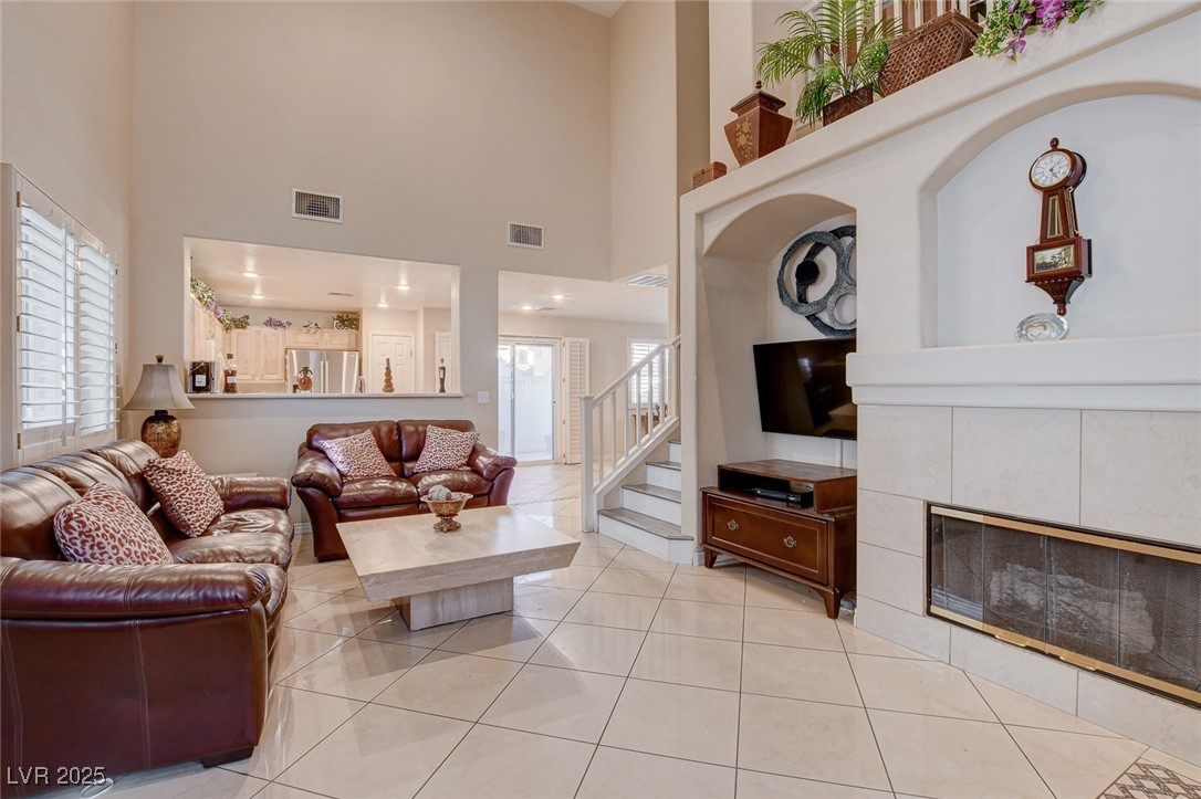 9322 Boulder Opal Avenue